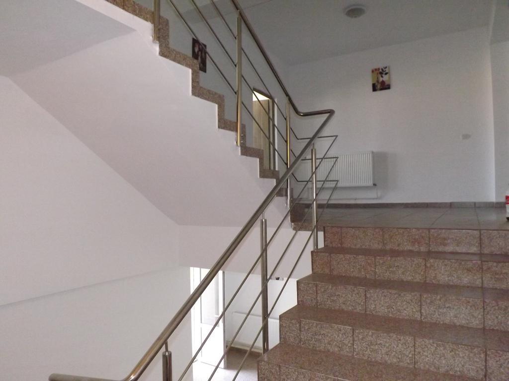 Casa Dobrescu Centura De Nord Ξενοδοχείο Κραϊόβα Εξωτερικό φωτογραφία