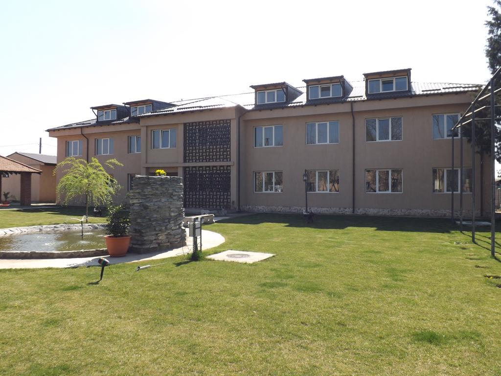 Casa Dobrescu Centura De Nord Ξενοδοχείο Κραϊόβα Εξωτερικό φωτογραφία