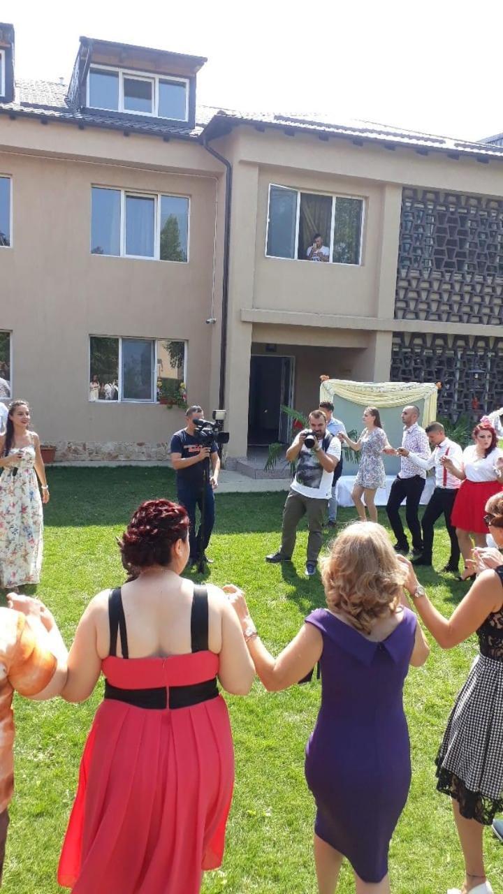 Casa Dobrescu Centura De Nord Ξενοδοχείο Κραϊόβα Εξωτερικό φωτογραφία